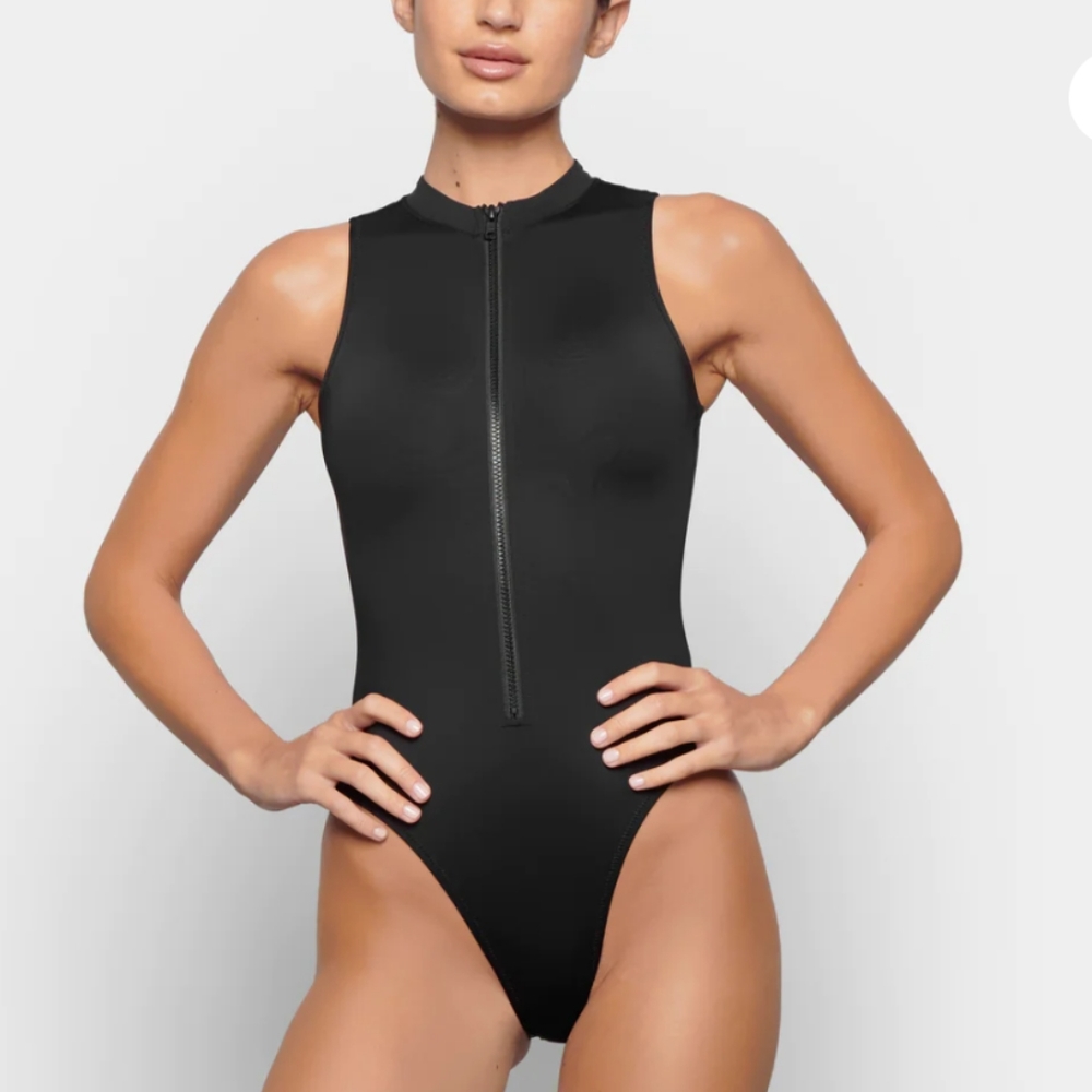 $98 NWT SKIMS Signature Swim Sport Zip Front Sleeveless One-Piece Onyx - Size XL